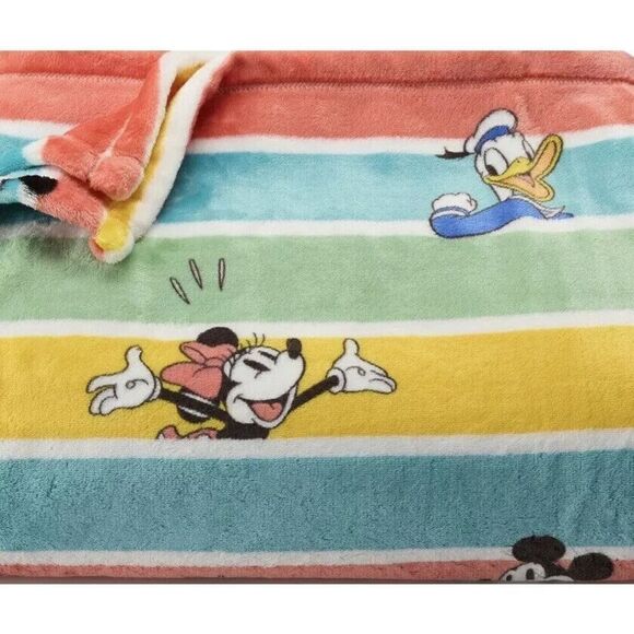 The Big One - Disney Mickey & Friends Super Soft Oversized Plush Throw 5ft x 6ft - Picture 6 of 6